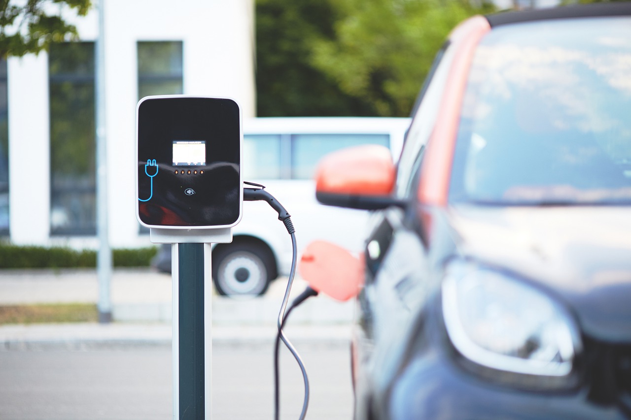 Un circuito dove le auto elettriche possono ricaricarsi viaggiando