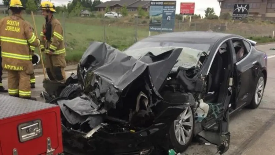 Musk difende le auto a guida autonoma dopo il nuovo incidente