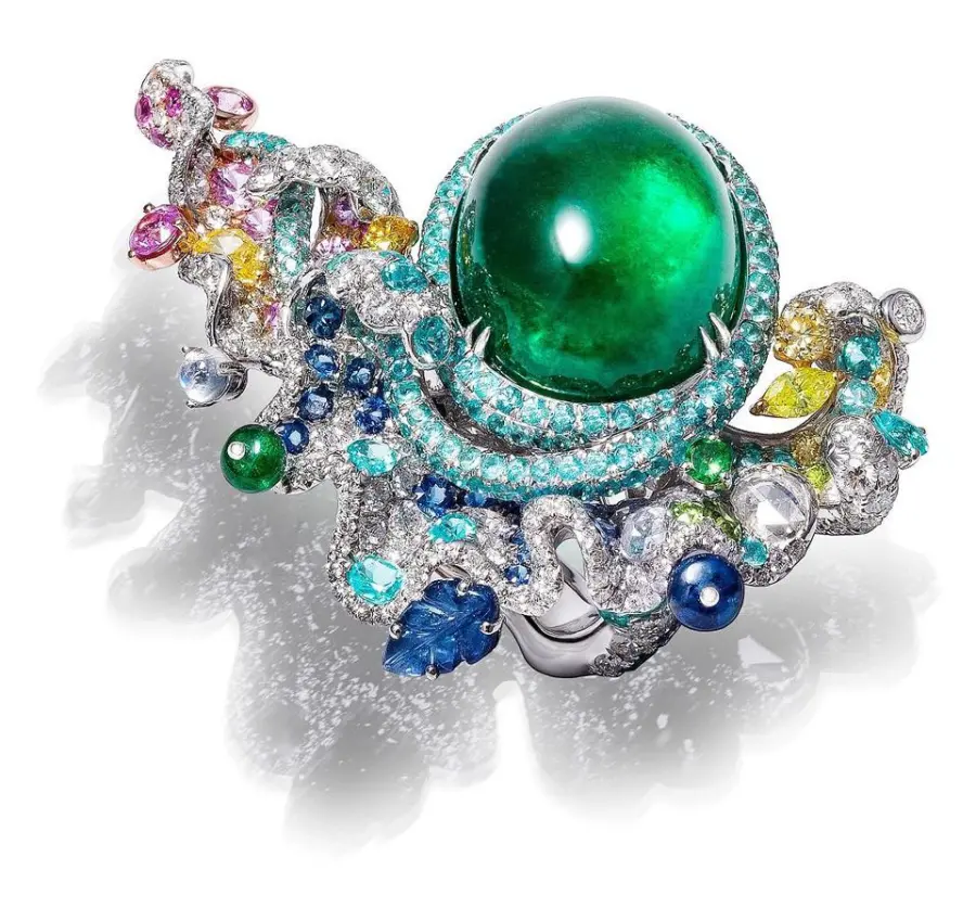 Anna Hu presenta una collezione di gioielli di lusso per Bergdorf Goodman