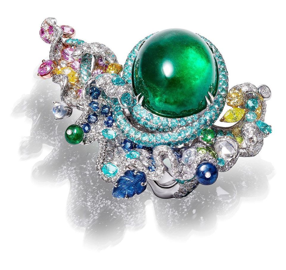 Anna Hu presenta una collezione di gioielli di lusso per Bergdorf Goodman