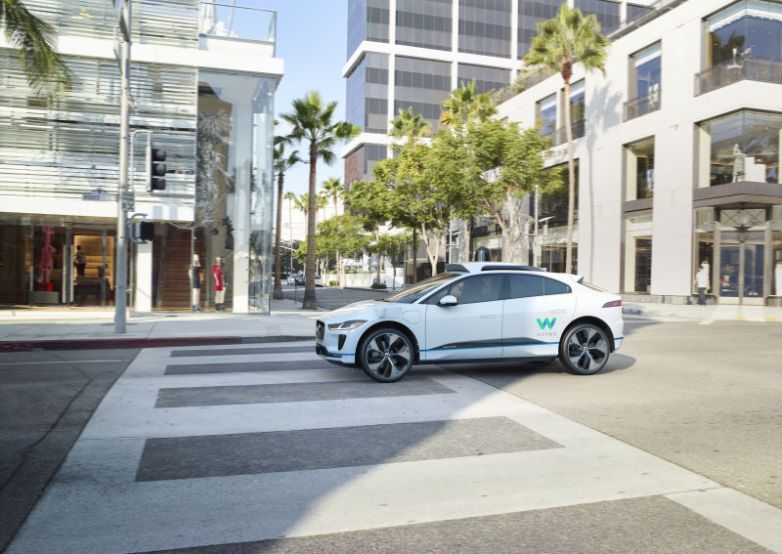 Le auto a guida autonoma di Waymo sono appena diventate di classe